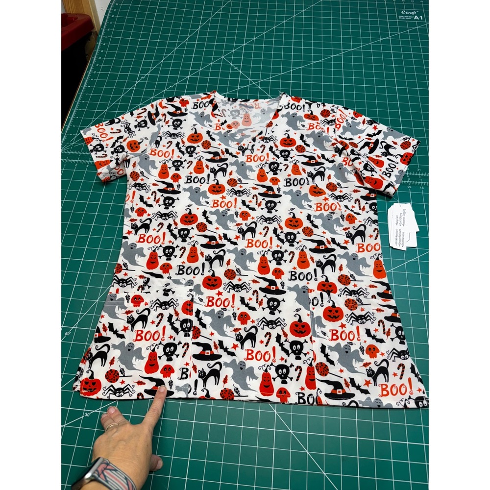 Scrubaid Women Halloween Scrub Large Tapered Fit Ghost Pumpkin Boo Print V-Neck